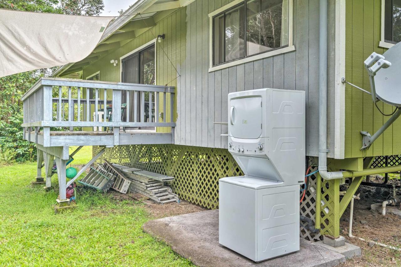 Peaceful Abode With Deck, 13 Mi To Black Sand Beach! Naalehu Bagian luar foto